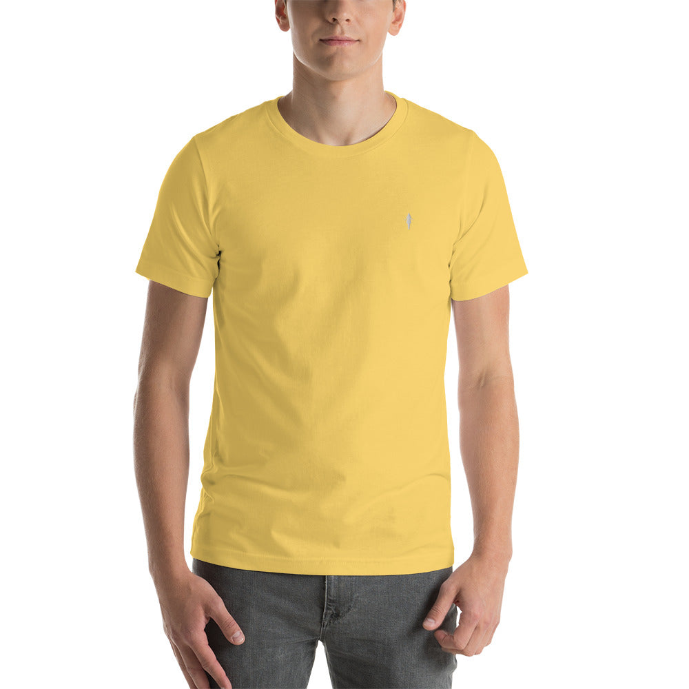 Camiseta varios colores con bordado blanco